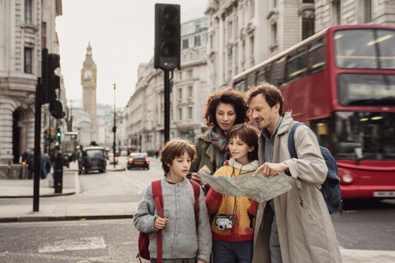 famille visitant londres en trois jours