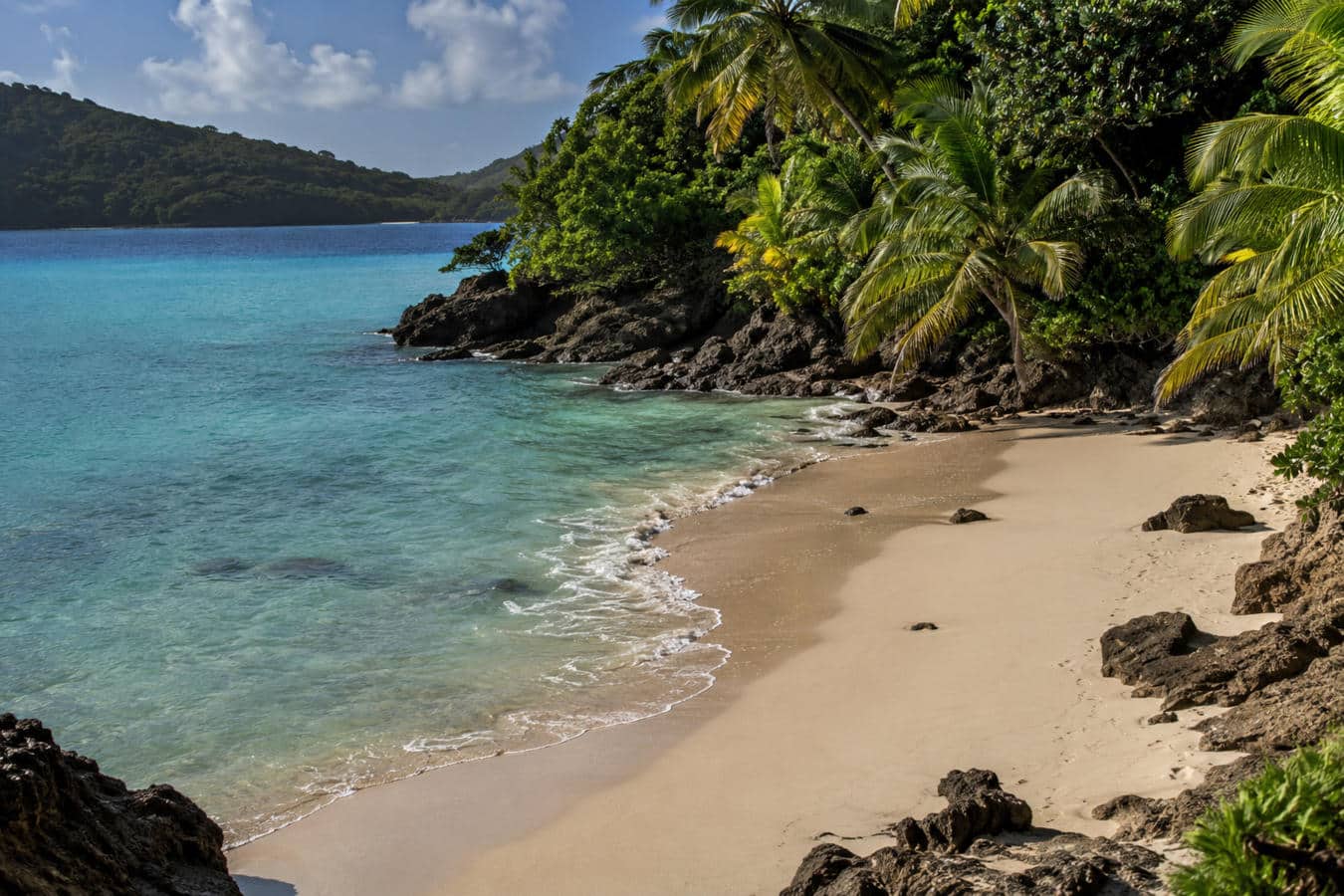 les plages secrètes en guadeloupe